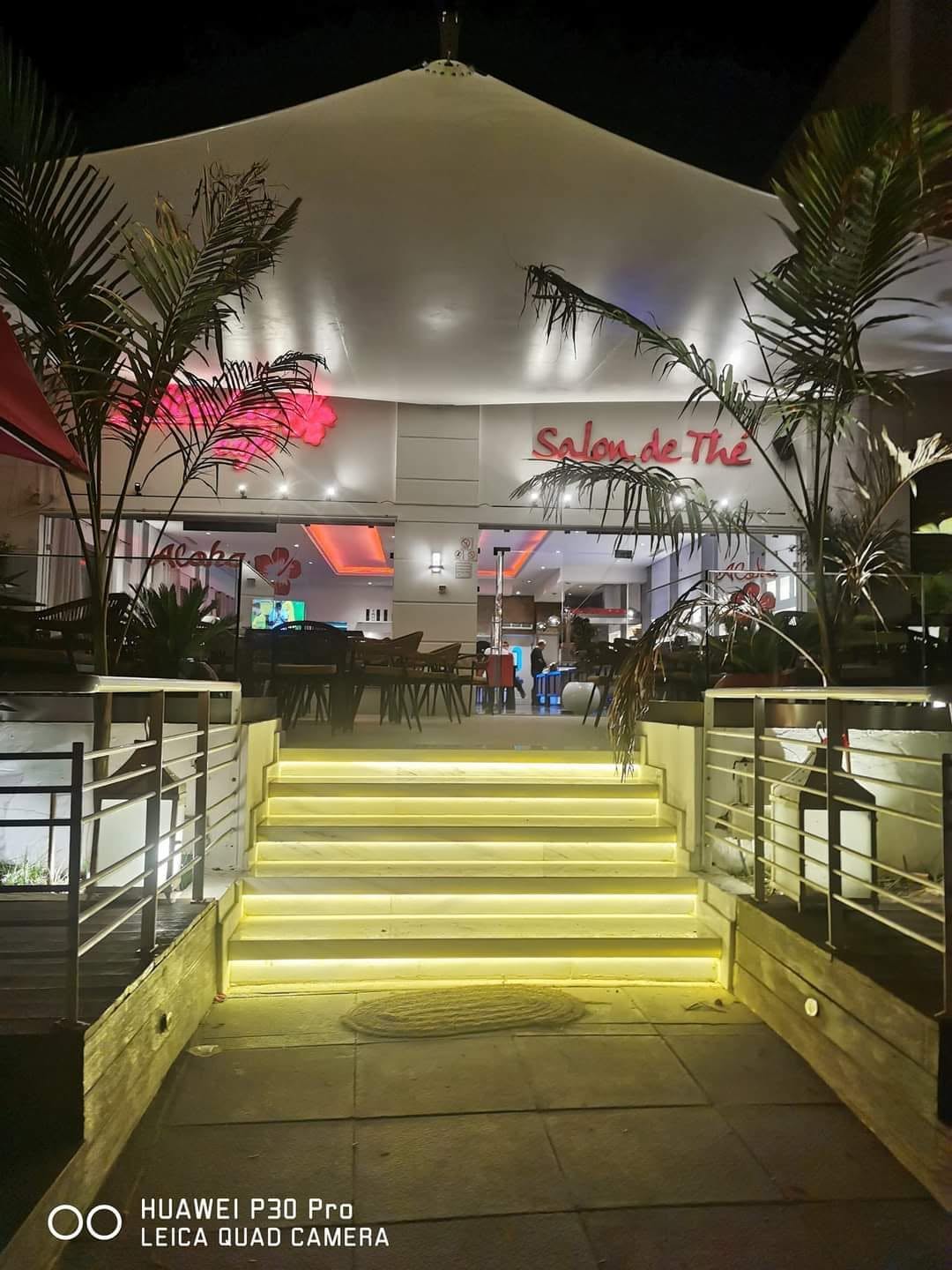Aloha — Salon de Thé, ambiance nocturne